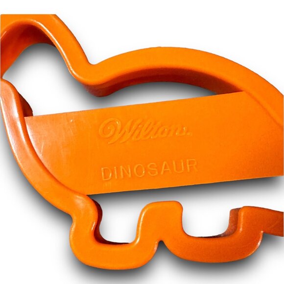 3D Wilton 1993 Dinosaur Cookie Cutters Set Of 2 Stegosaurus & Brontosaurus EUC - Picture 7 of 7